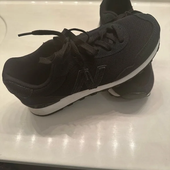 Black New Balance Sneakers - Picture 2 of 3